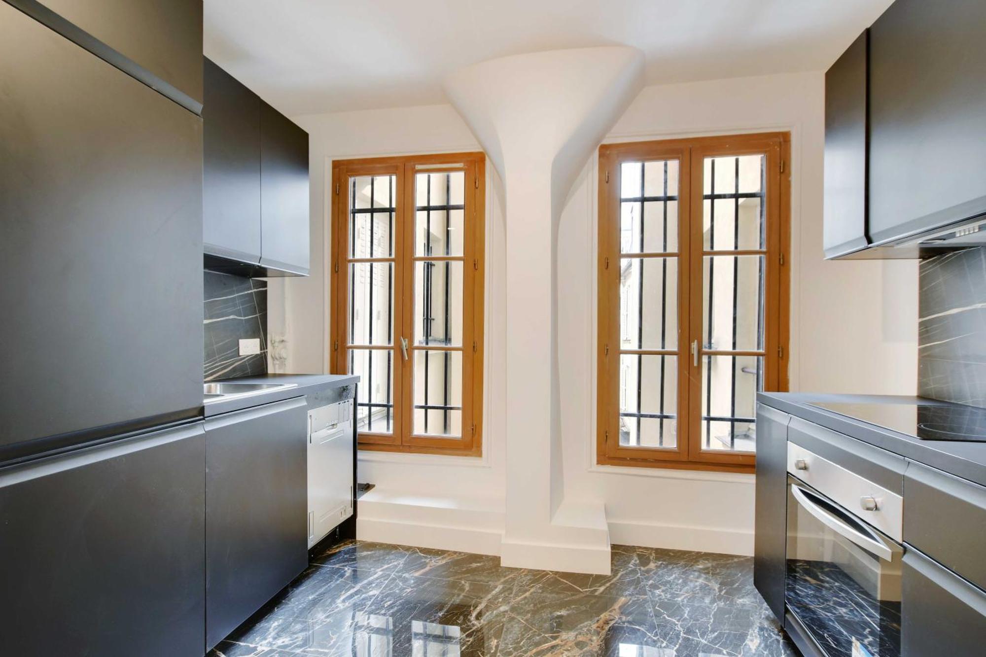 Harmonious 2bdr - 4p - Champs Elysees Apartment *